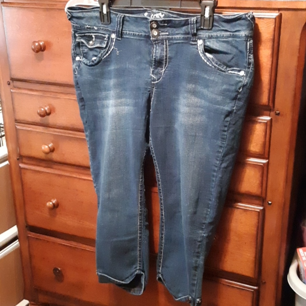 Wallflower Denim Capris